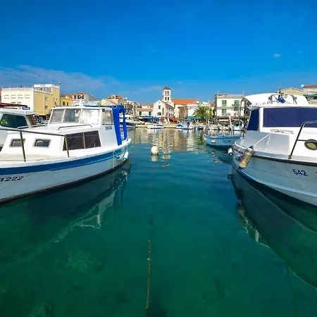 Pesic 1208 Vodice