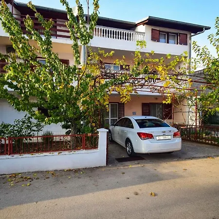 Pesic 1208 Apartment Vodice