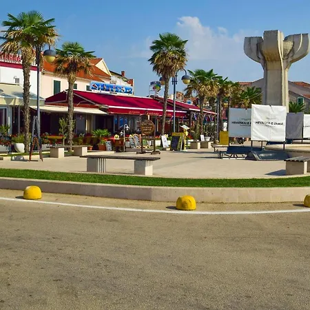 Pesic 1208 Vodice